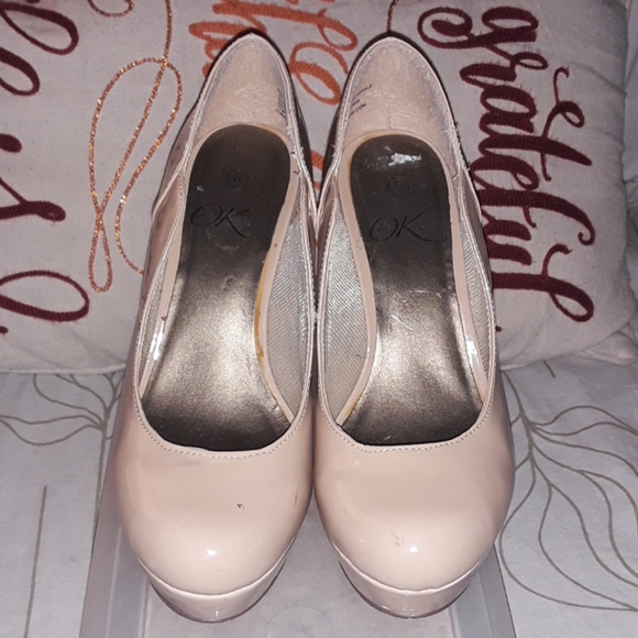 Its OK.. tan platform heel - Picture 2 of 5